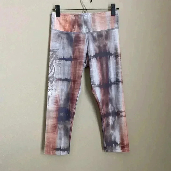 Onzie Flow Tribal Compass Tie Dye Yoga Capris - Picture 1 of 7